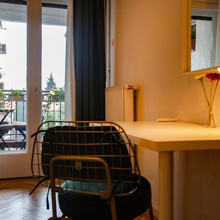 Ultracentral Hong Kong 3 Bdrm Apartment Bukarest Eksteriør billede