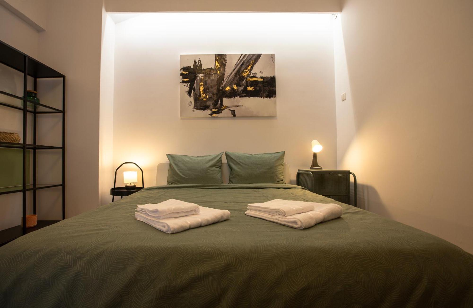 Ultracentral Hong Kong 3 Bdrm Apartment Bukarest Eksteriør billede