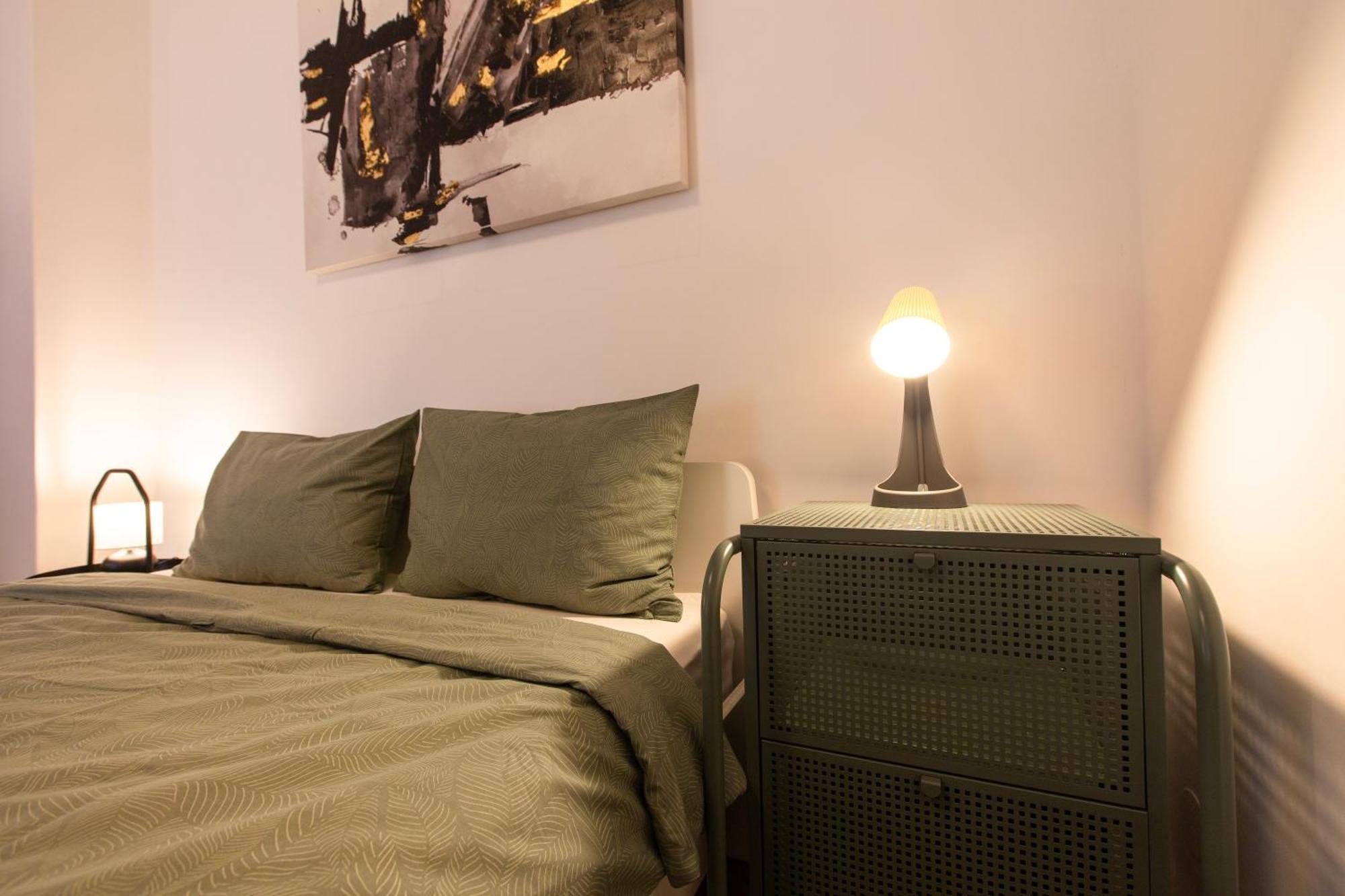 Ultracentral Hong Kong 3 Bdrm Apartment Bukarest Eksteriør billede
