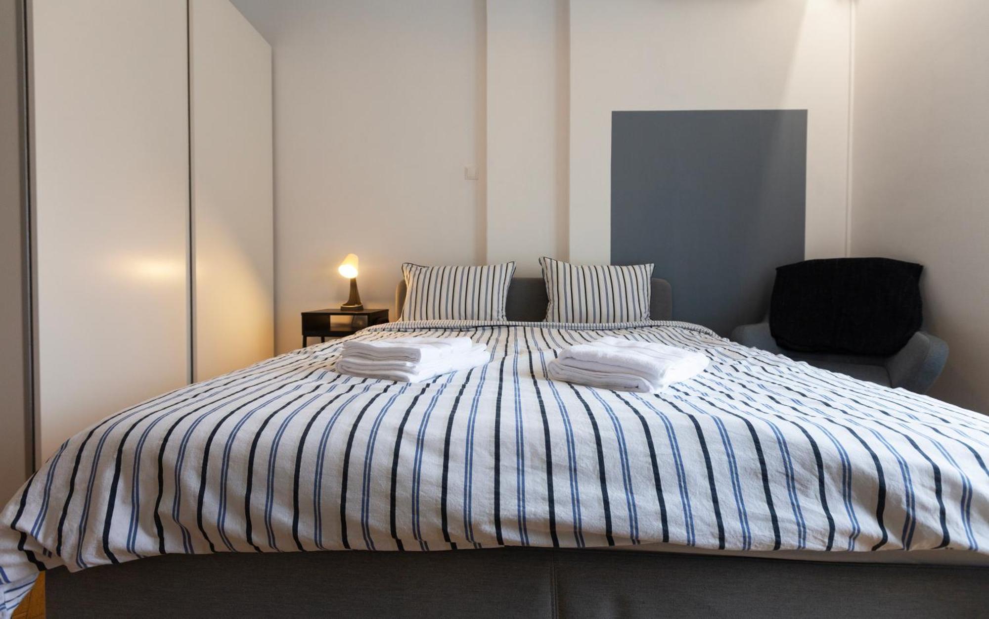 Ultracentral Hong Kong 3 Bdrm Apartment Bukarest Eksteriør billede