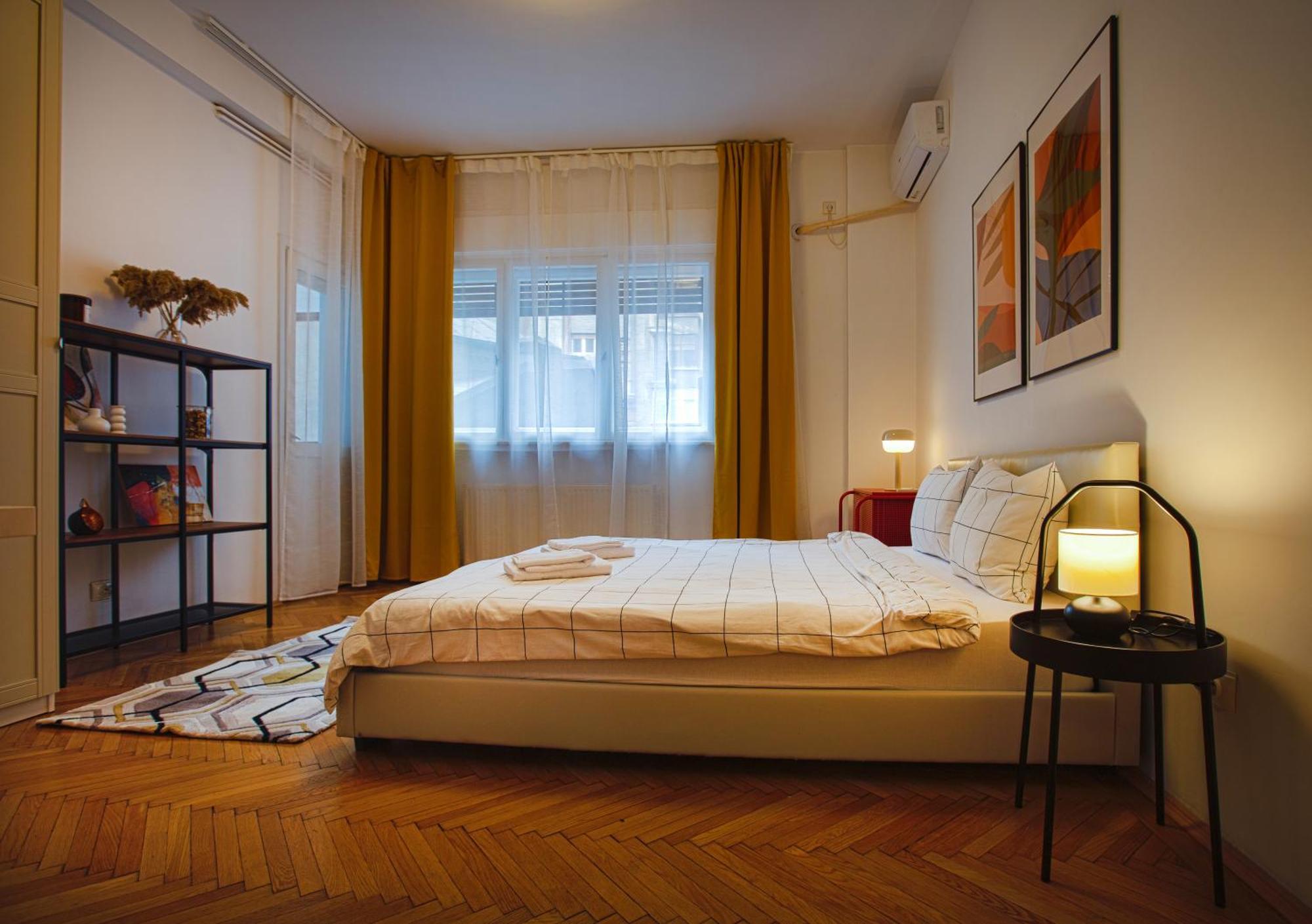 Ultracentral Hong Kong 3 Bdrm Apartment Bukarest Eksteriør billede