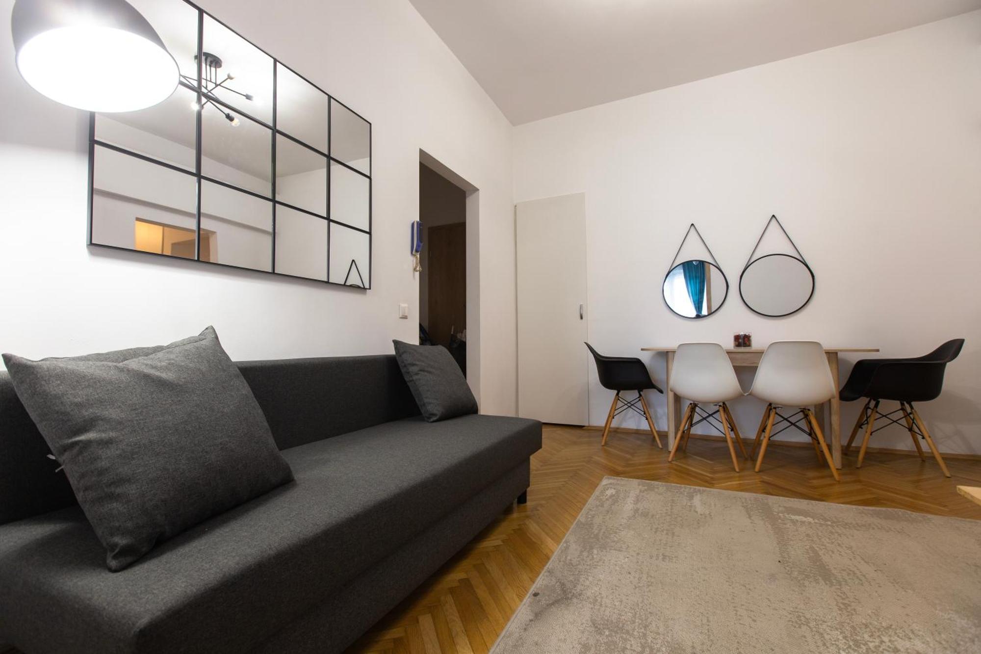 Ultracentral Hong Kong 3 Bdrm Apartment Bukarest Eksteriør billede