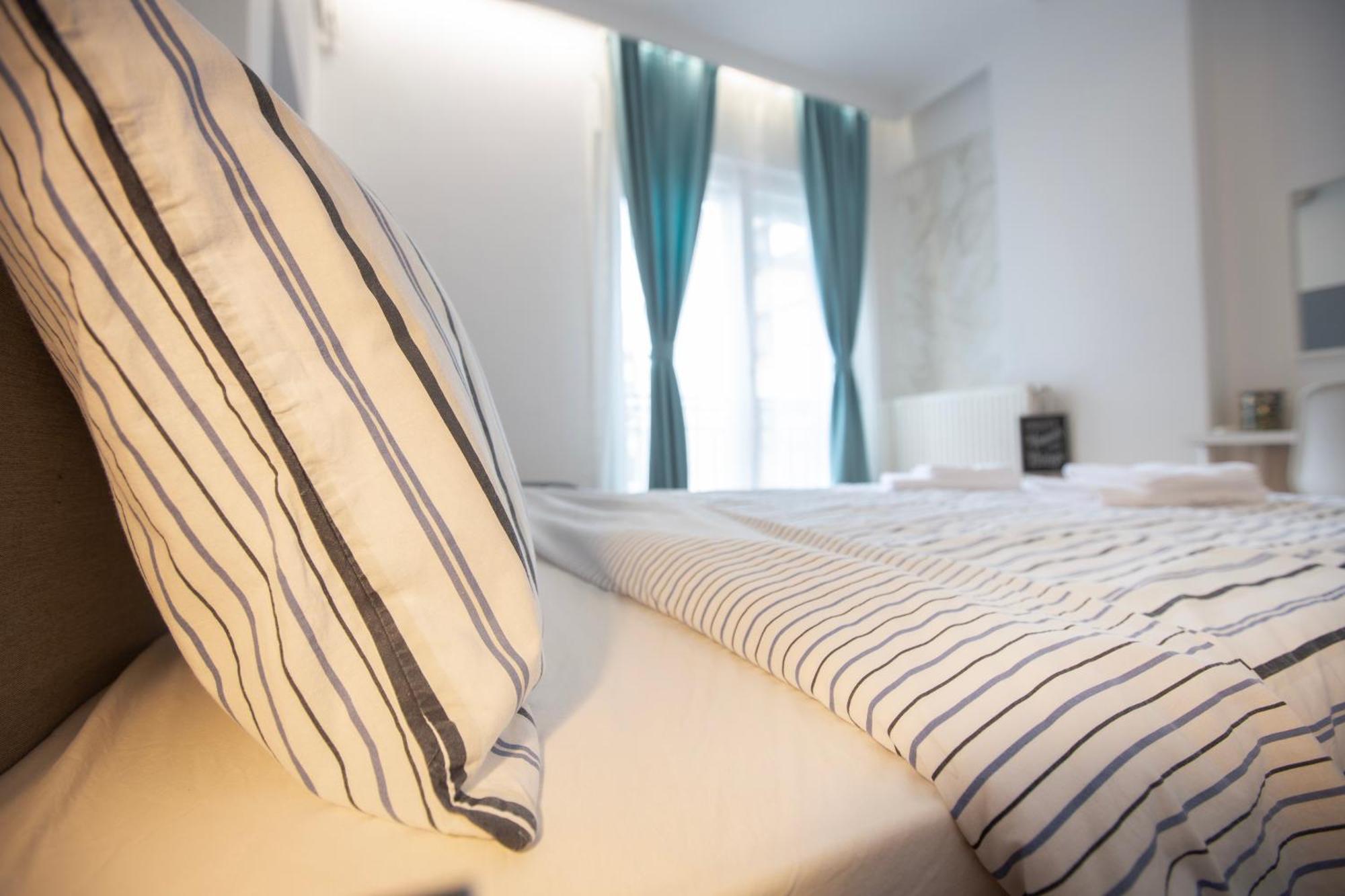 Ultracentral Hong Kong 3 Bdrm Apartment Bukarest Eksteriør billede
