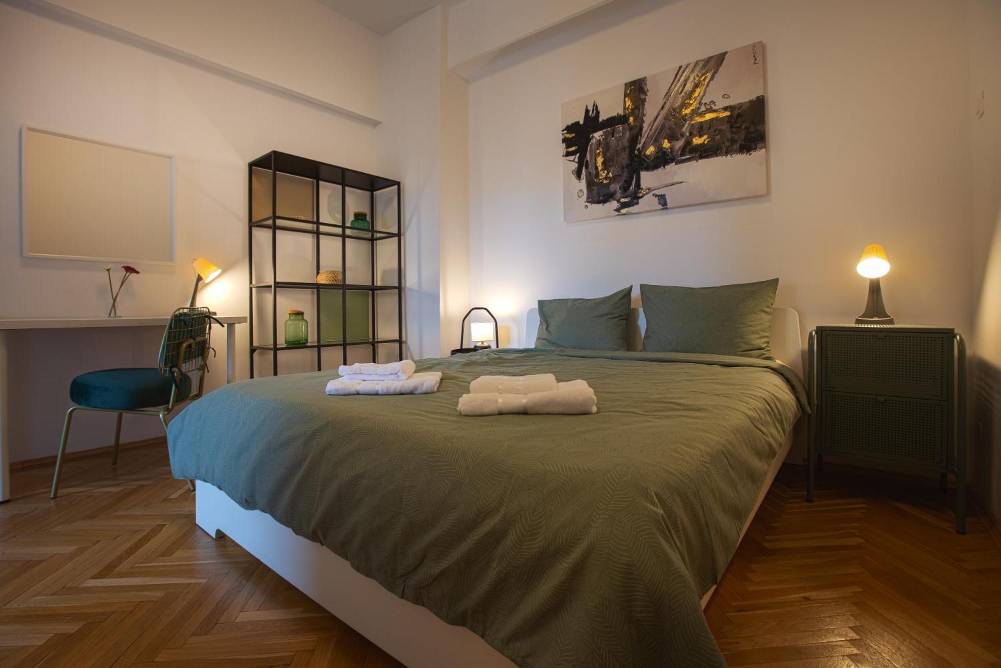 Ultracentral Hong Kong 3 Bdrm Apartment Bukarest Eksteriør billede